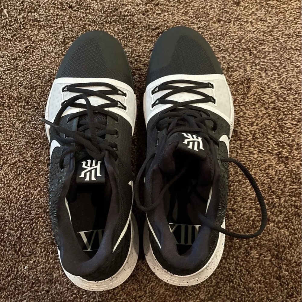 Nike Kyrie 3 Tuxedo Size 13.5 New without Box